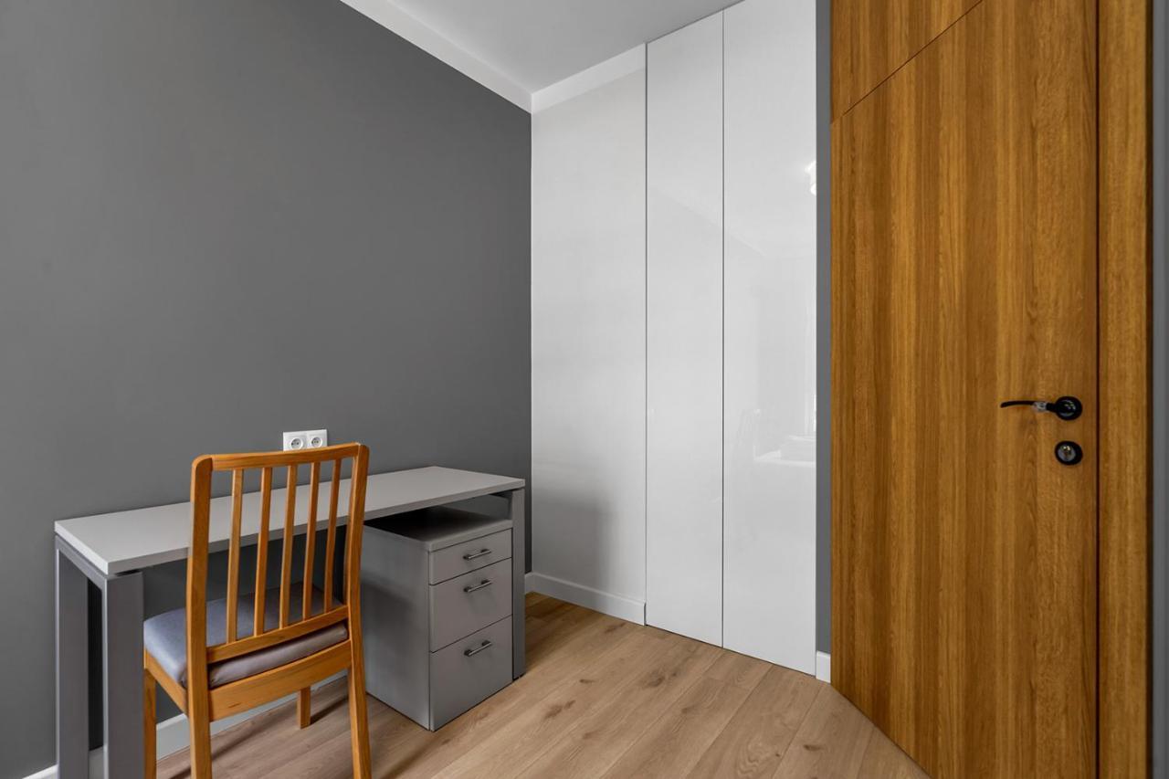 Lotnisko Chopina Modern Apartment Varsavia Esterno foto